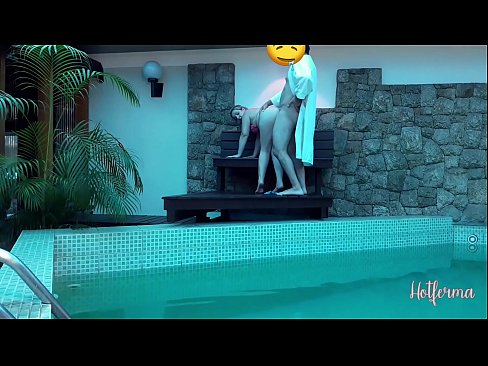 ❤️ Boss invita a cameriera à a piscina, ma ùn pudia resiste à un caldu Pornografia in casa à porn co.samoanalitika.ru ❌️